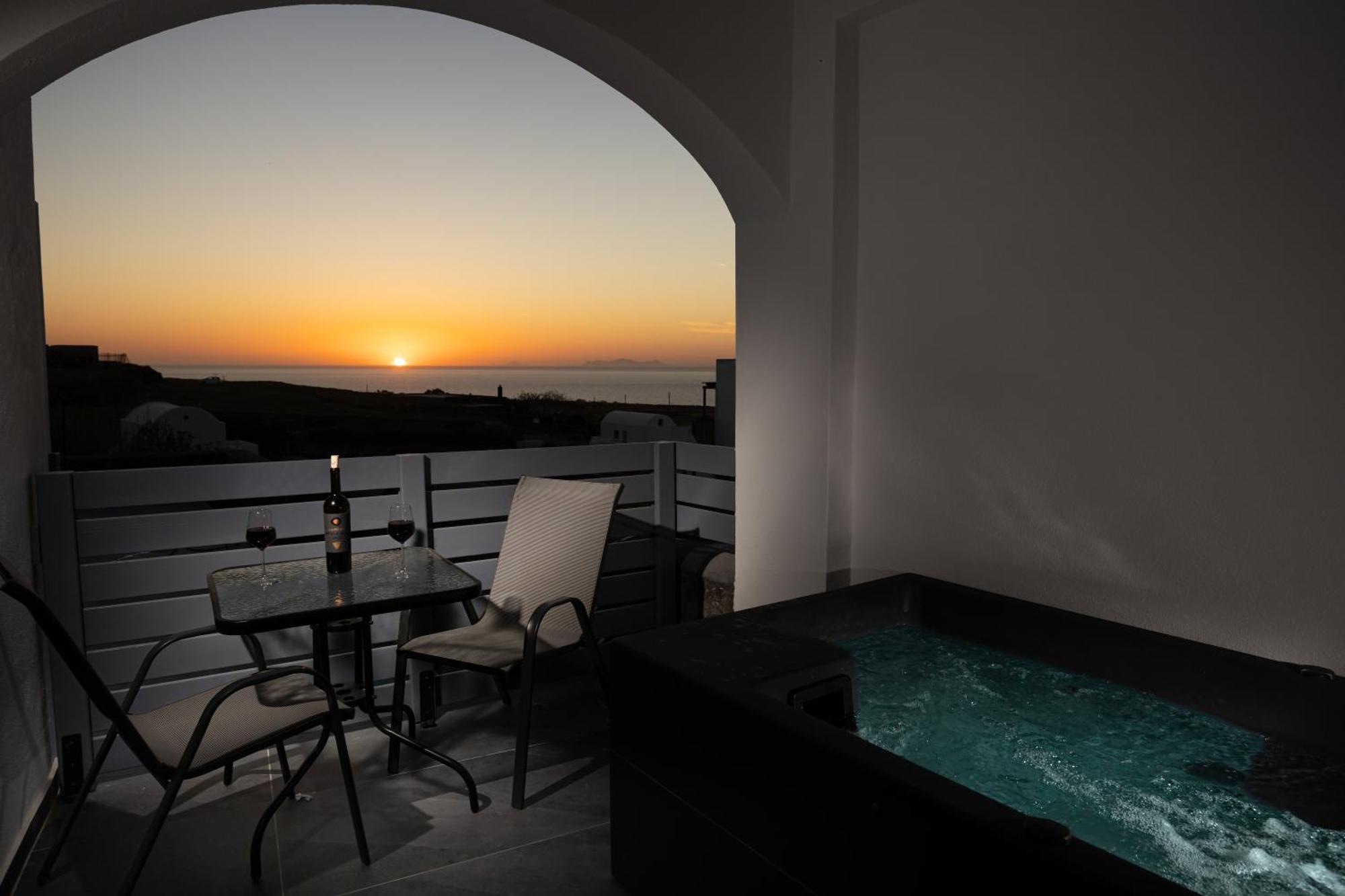 Nastram Suites Oia Ngoại thất bức ảnh