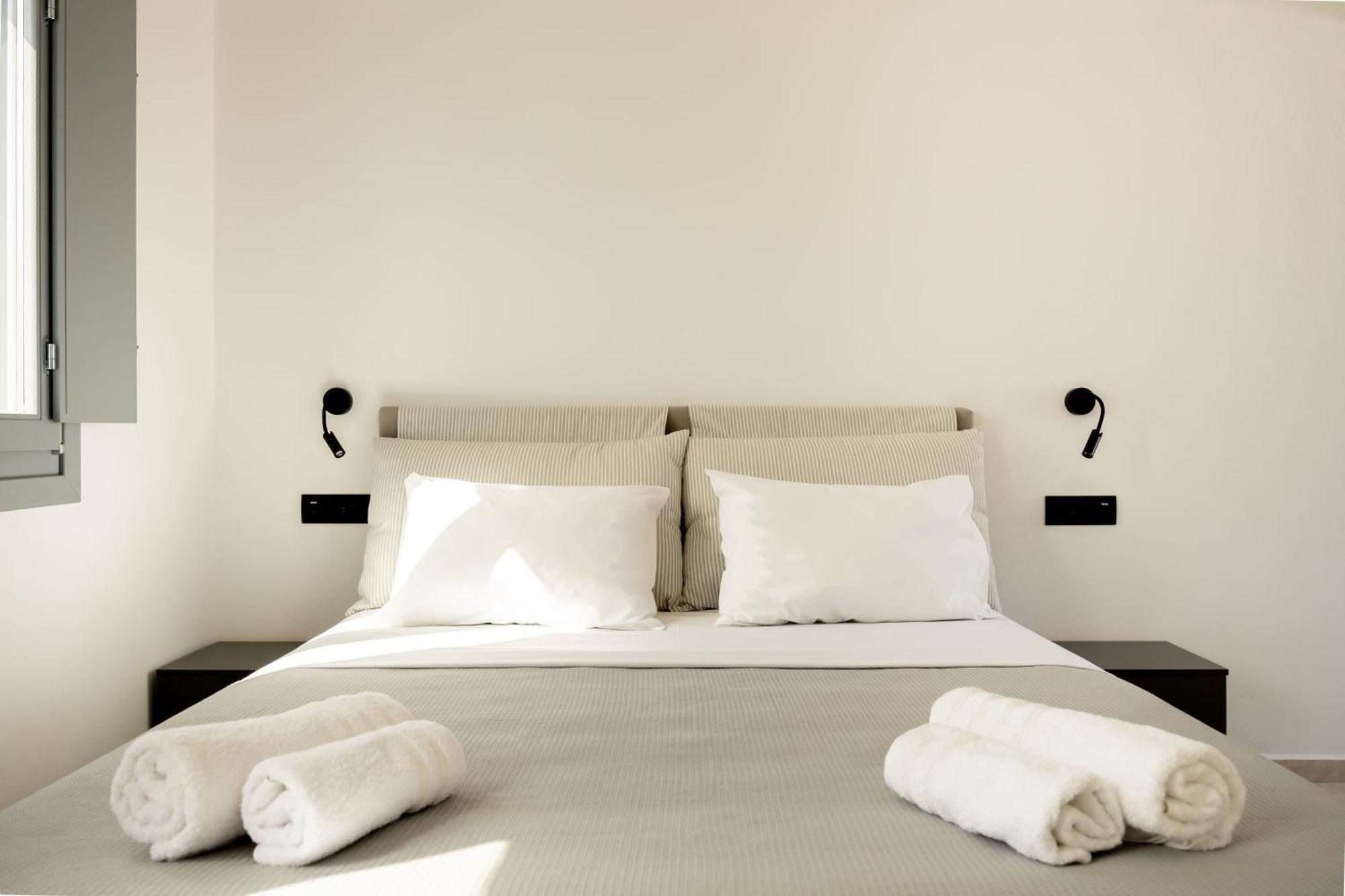 Nastram Suites Oia Phòng bức ảnh